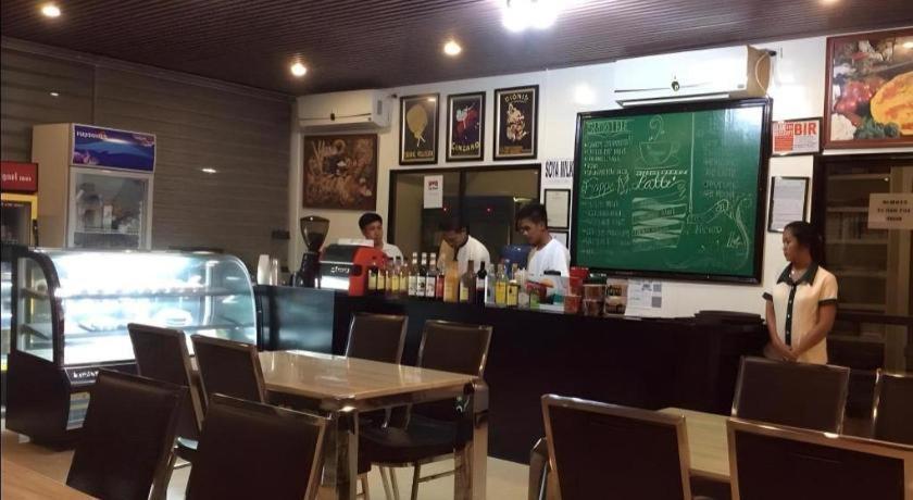 더 프리미어 비즈니스 호텔 칼리보 외부 사진